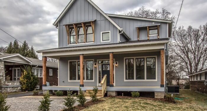 10 Stunning Home Exteriors with Board and Batten Siding – Craftivity ...